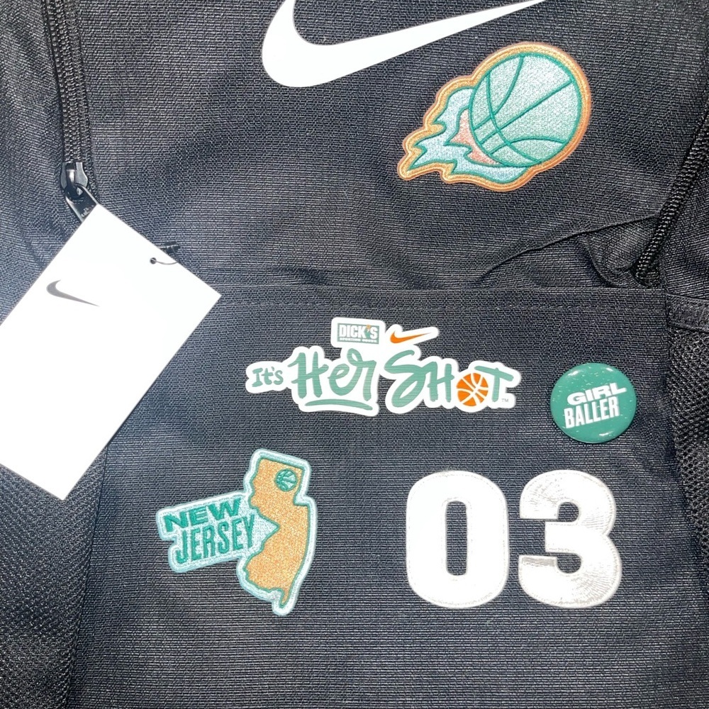 Nike Black Backpack with Vibrant Accents - Picture 4 of 4
